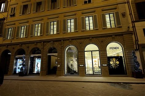 fatarella firenze fendi|fendi fabbriche.